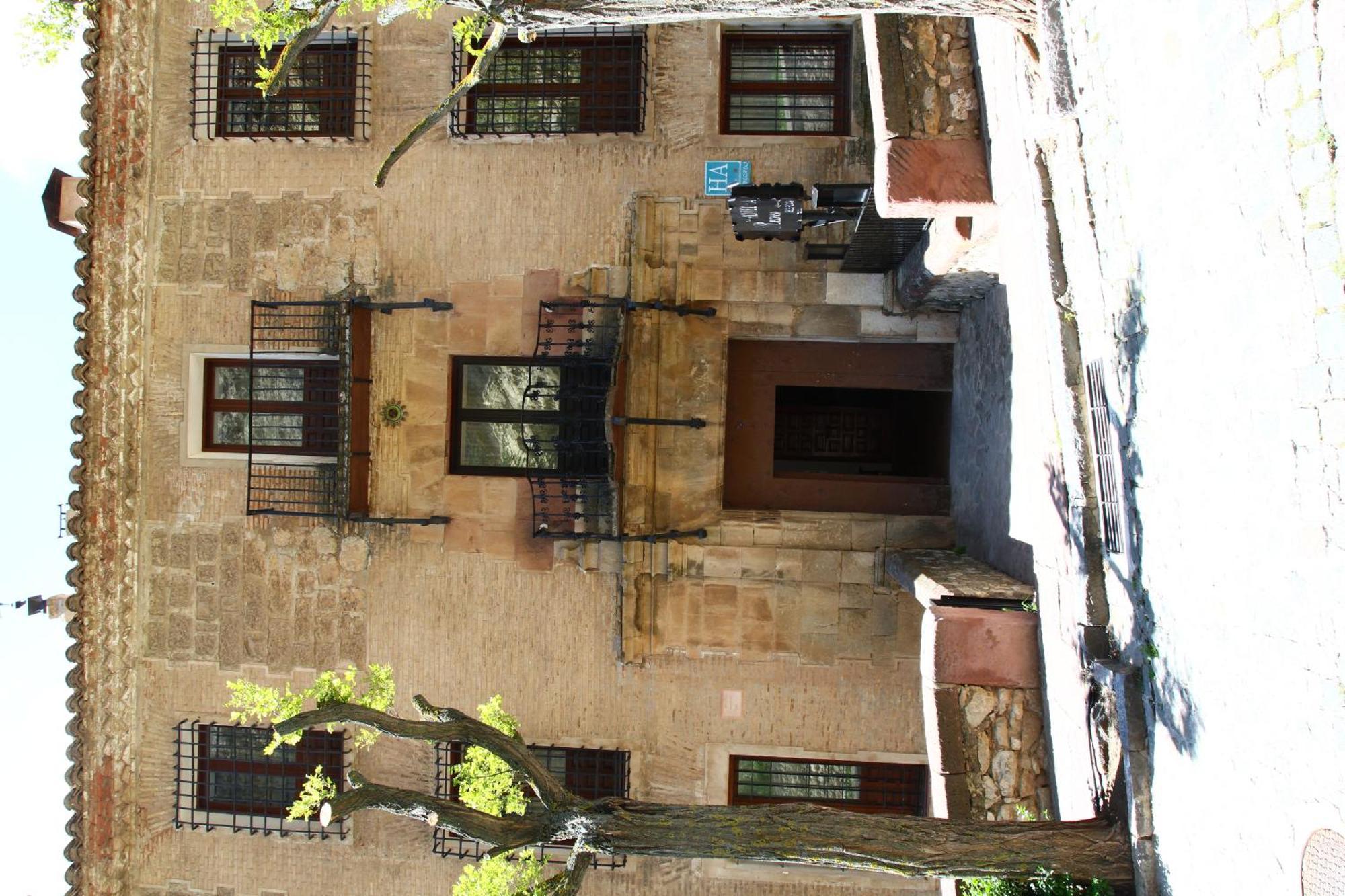 Hotel Arabia Albarracín エクステリア 写真
