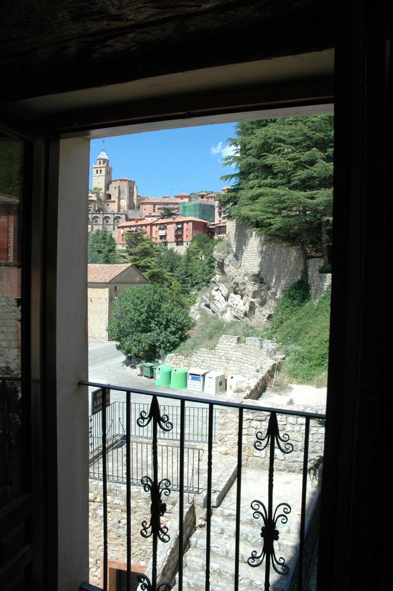 Hotel Arabia Albarracín エクステリア 写真